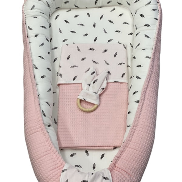 Babynestjes roze kleine veertjes