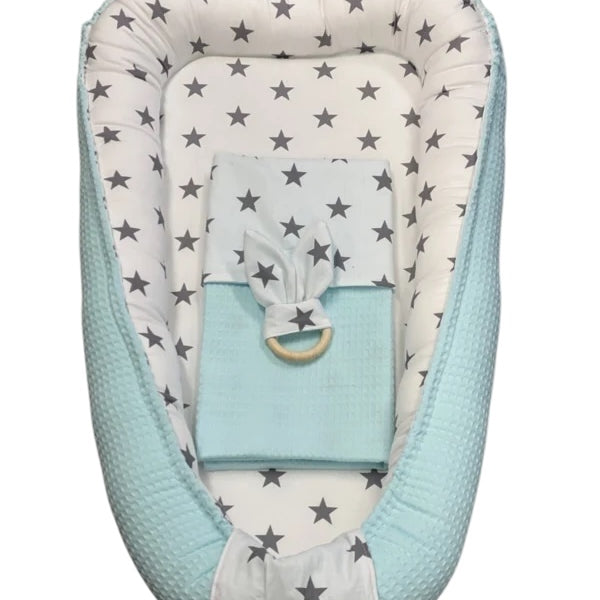 Babynestje mint groen grote sterren