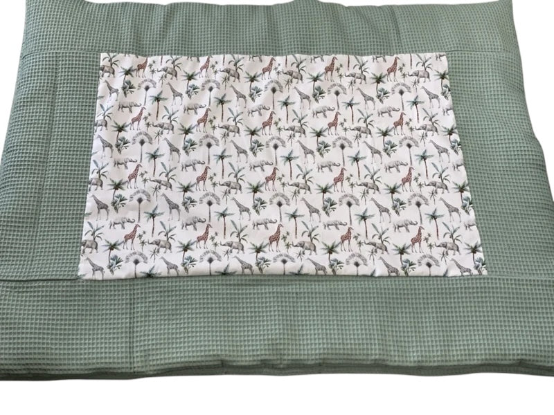 Boxkleed oud groen jungle giraffe olifantjes