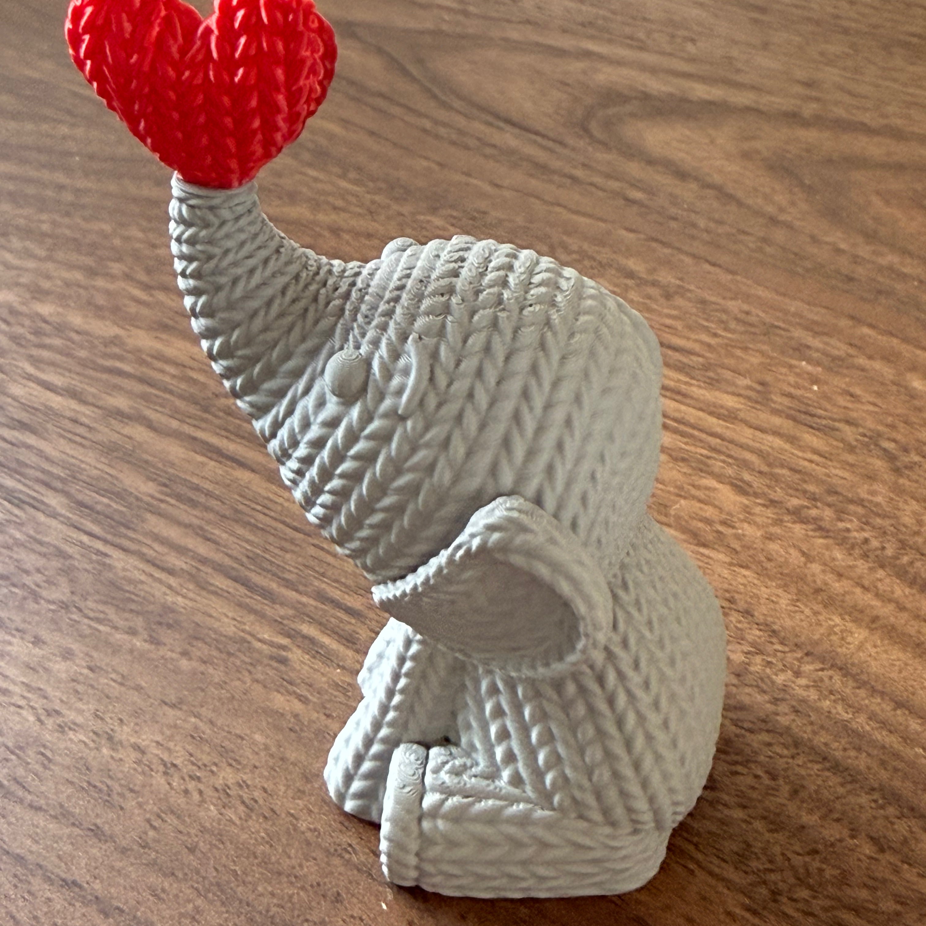 Olifantje met rood hart