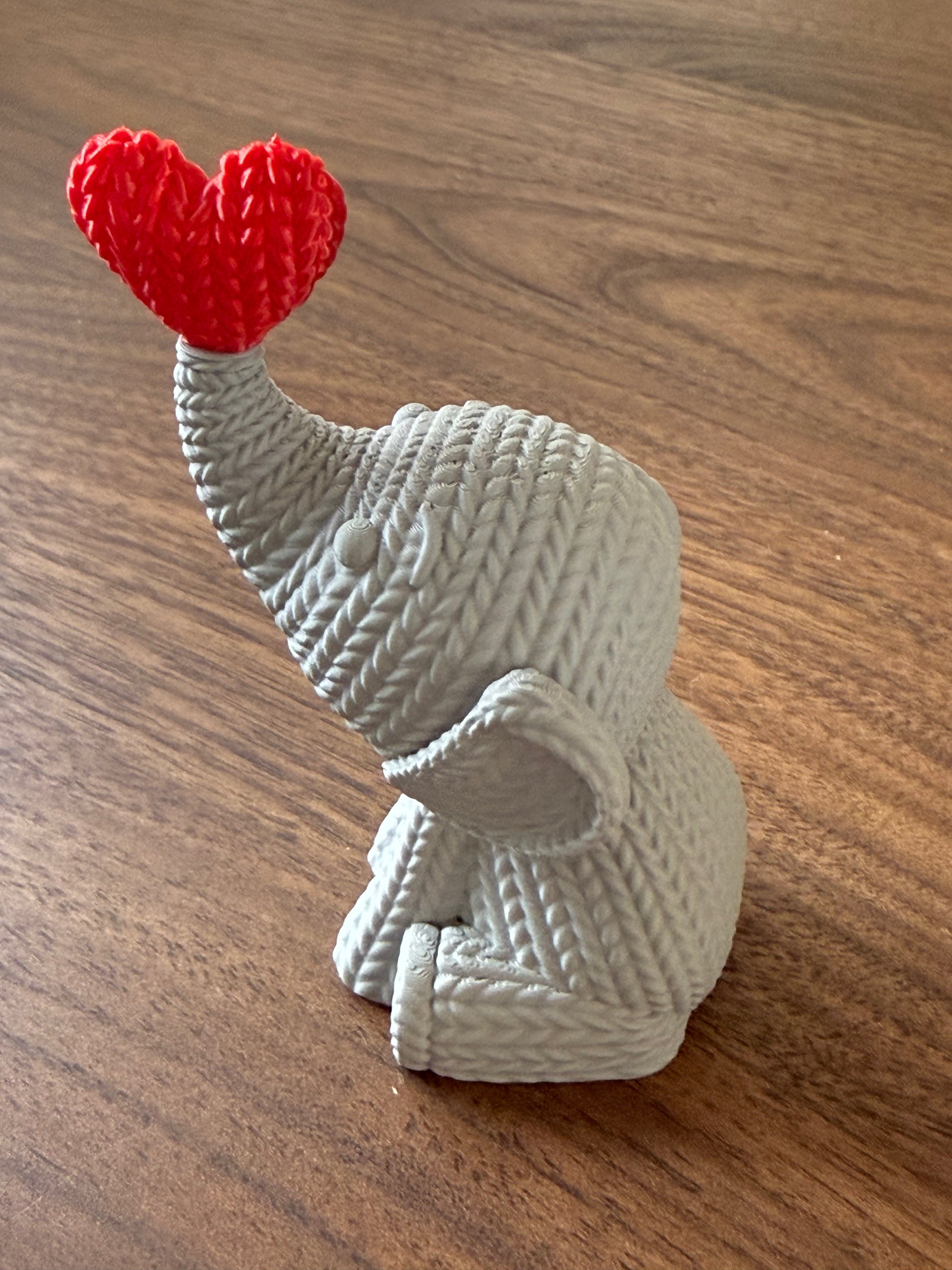 Olifantje met rood hart