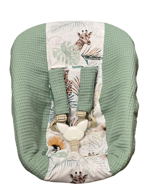 Stokke newborn hoes oud groen wild animal