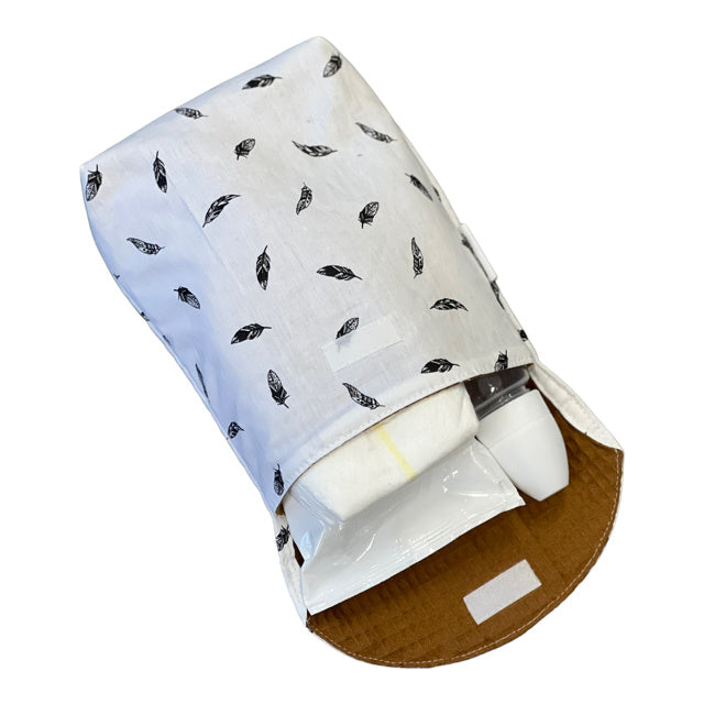 Luier etui tasje met ruimte voor flesje camel kleine veertjes