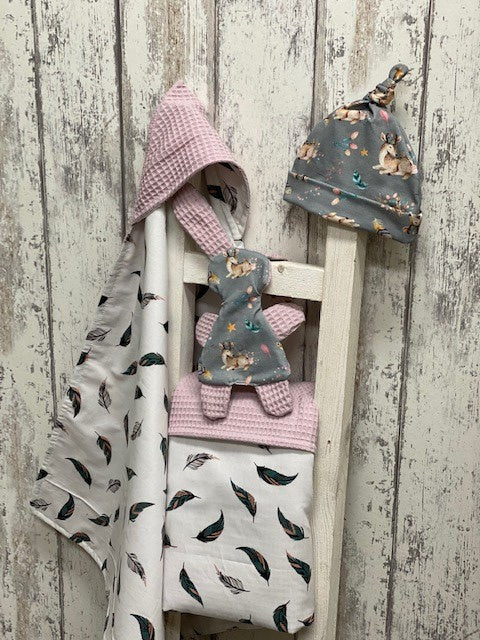 Wikkeldoek oud roze gekleurde veertjes