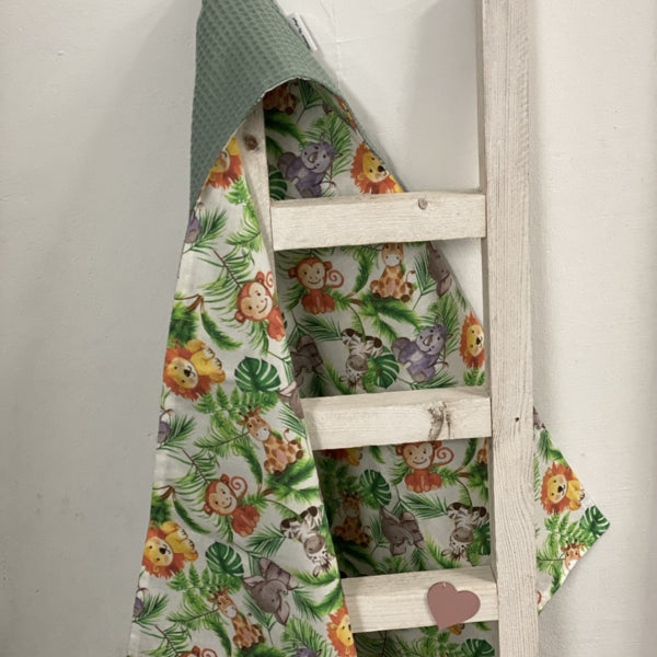 Wikkeldoek oud groen baby jungle