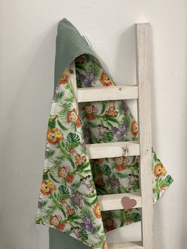Wikkeldoek oud groen baby jungle