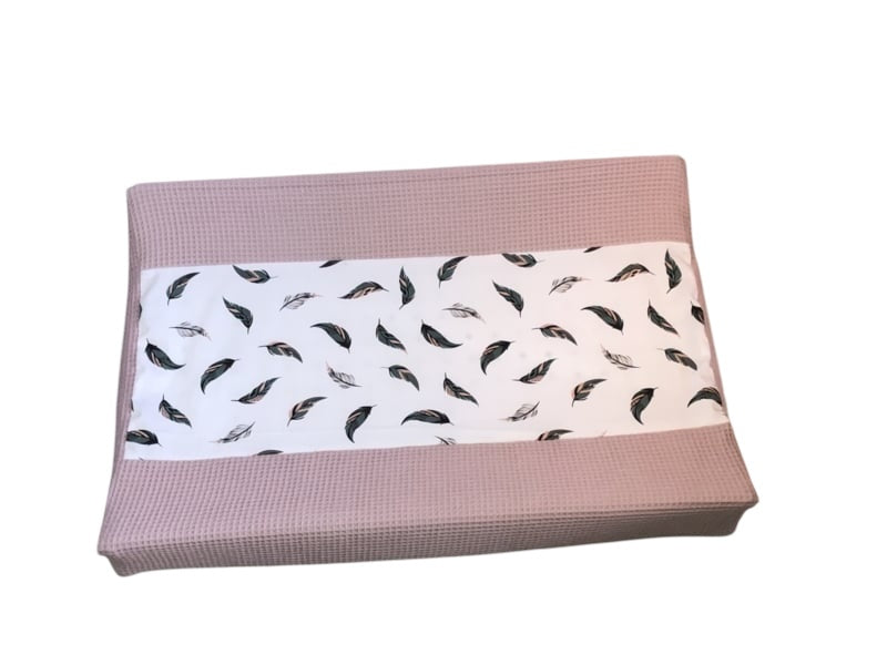 Aankleedkussen hoes oud roze gekleurde veertjes