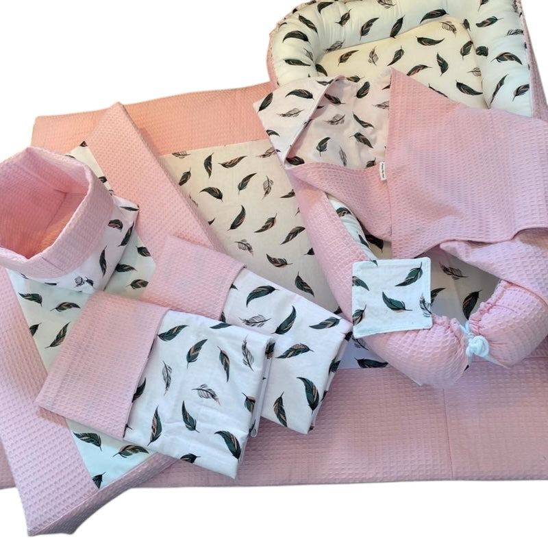 Commode Mandje Roze Gekleurde Veertjes