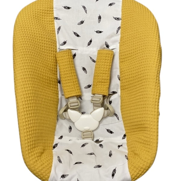 Stokke newborn hoes oker geel kleine veertjes