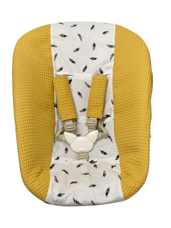 Stokke newborn hoes oker geel kleine veertjes