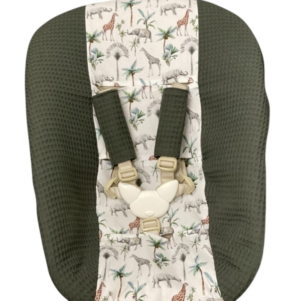 Stokke newborn hoes donker groen jungle giraffe olifantjes