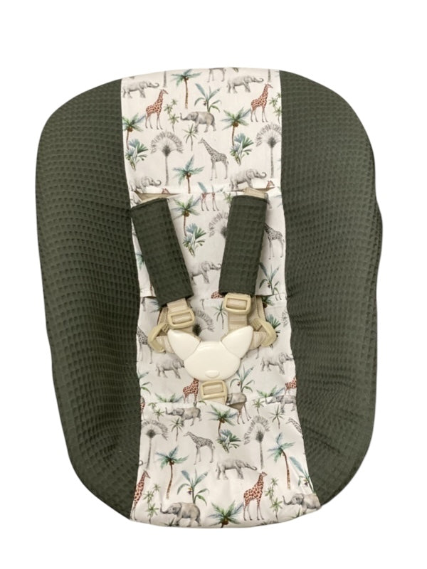 Stokke newborn hoes donker groen jungle giraffe olifantjes