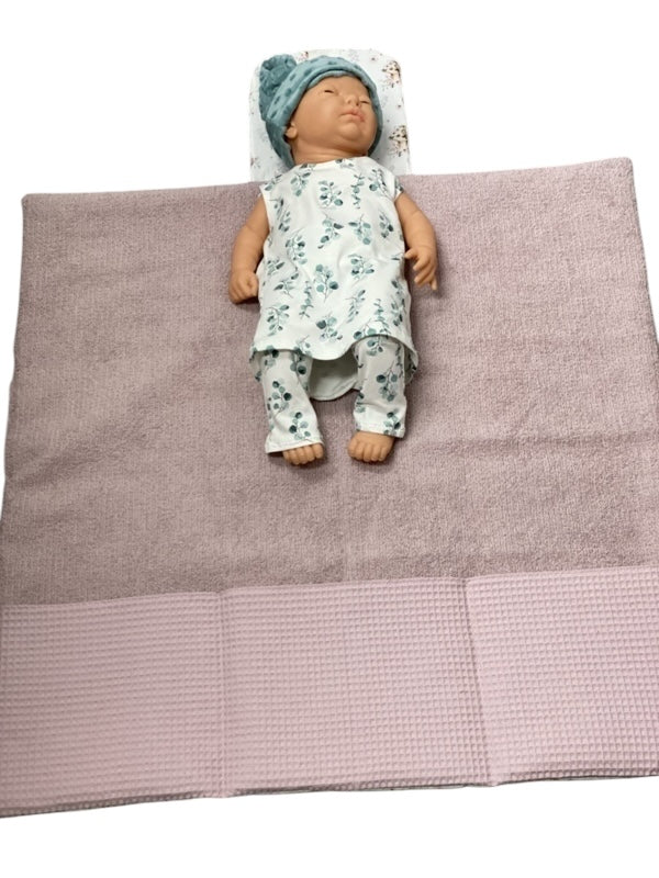 Verschoningsmatje oud roze welpjes