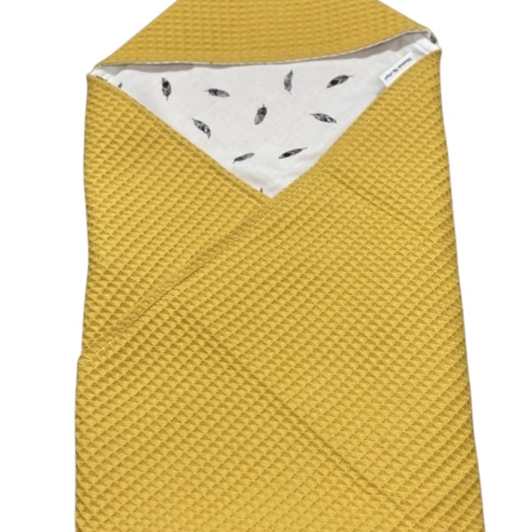 Wikkeldoek oker geel kleine veertjes