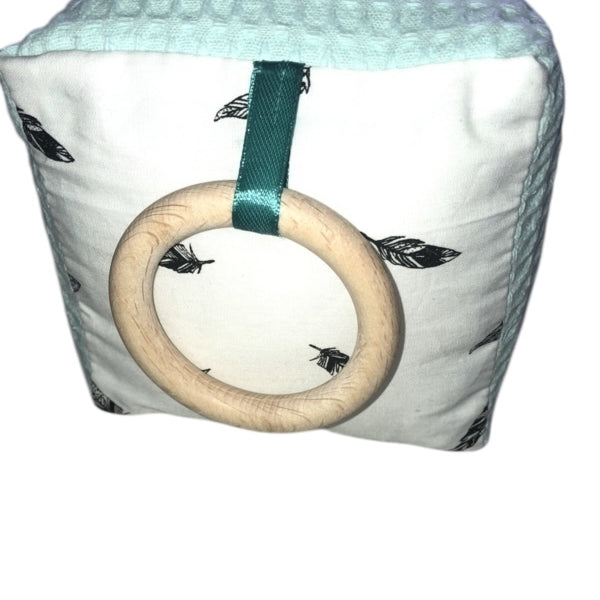 Speel kubus mint kleine veertjes