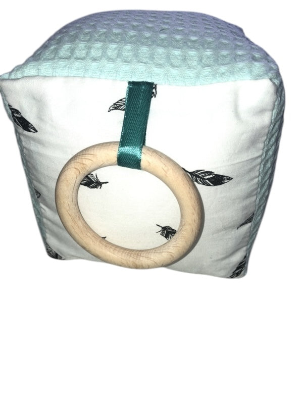 Speel kubus mint kleine veertjes