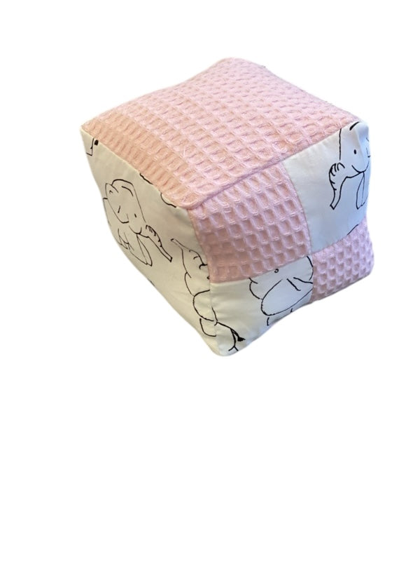 Speel kubus roze olifanten