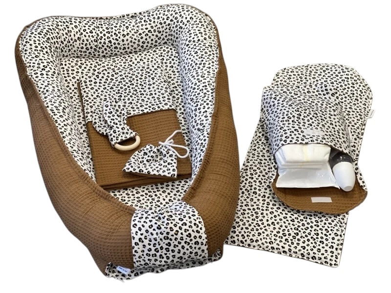 Luier etui tasje met ruimte voor flesje camel panter