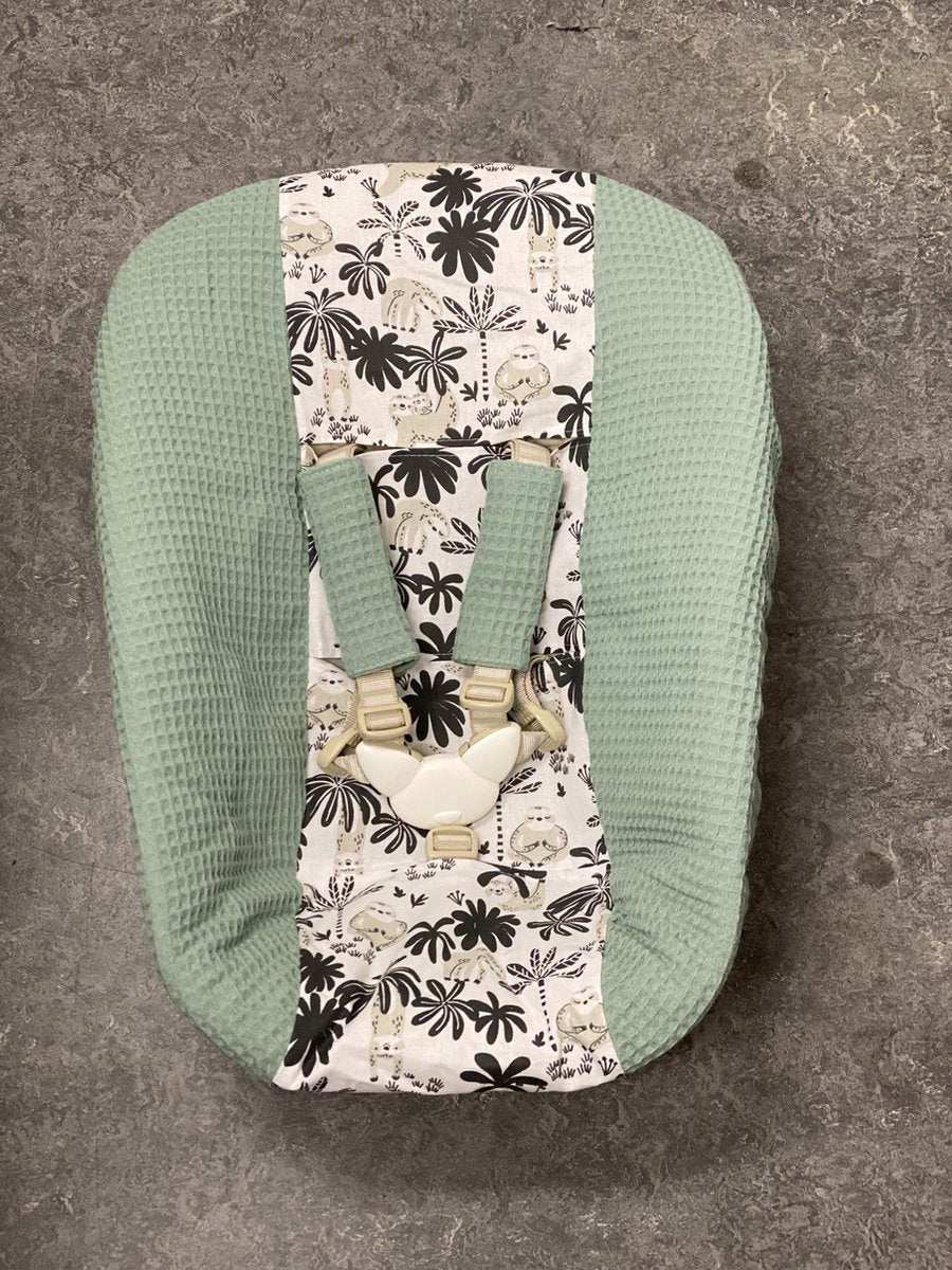 Stokke newborn cover old green sloth